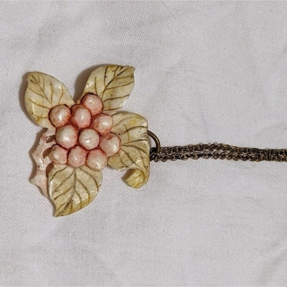 Vintage flower necklace with chain